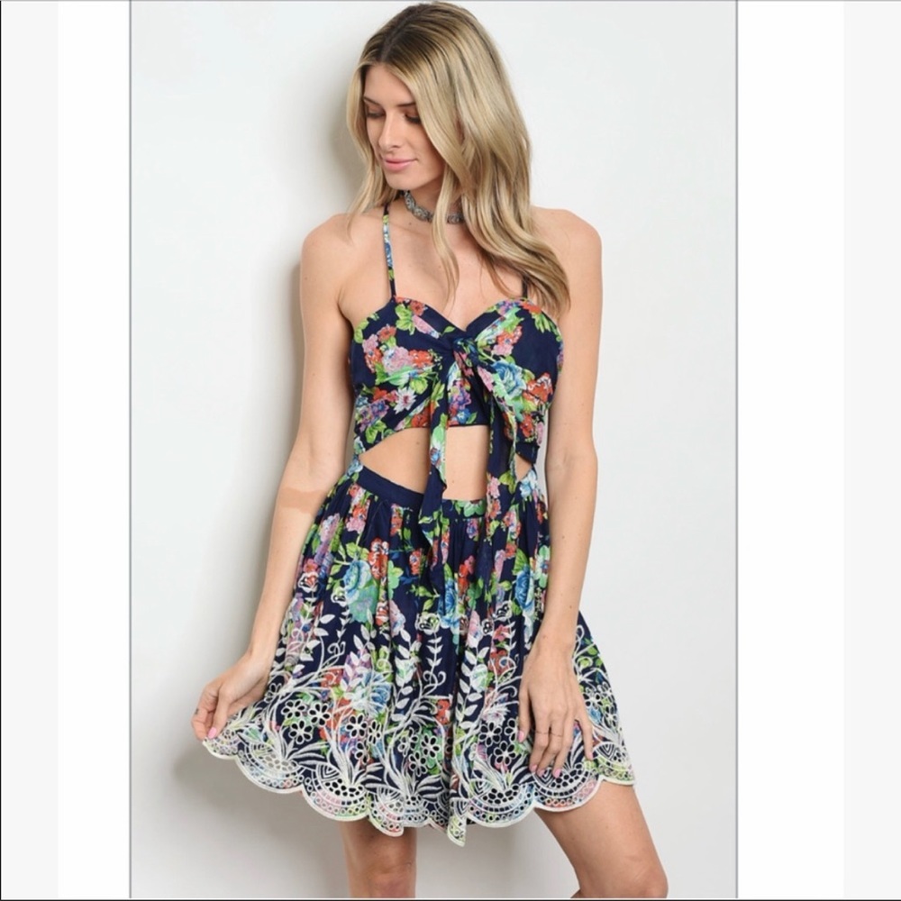 NWT Solaris floral print cut out dress